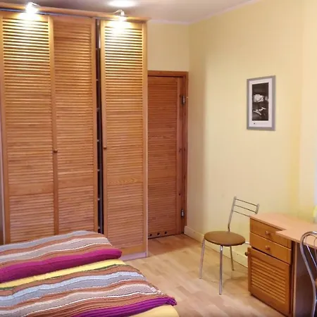 Δωμάτια σε οικογενειακή κατοικία Iwona - Budget With Private Bathrooms Σόποτ