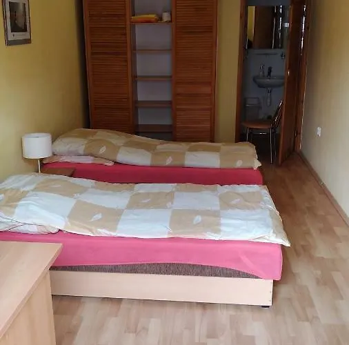 Iwona - Budget With Private Bathrooms