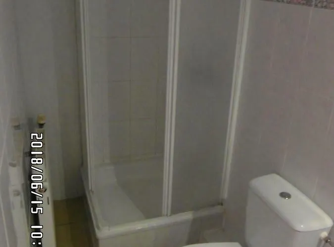 Quarto em Acomodações Particulares Iwona - Budget With Private Bathrooms