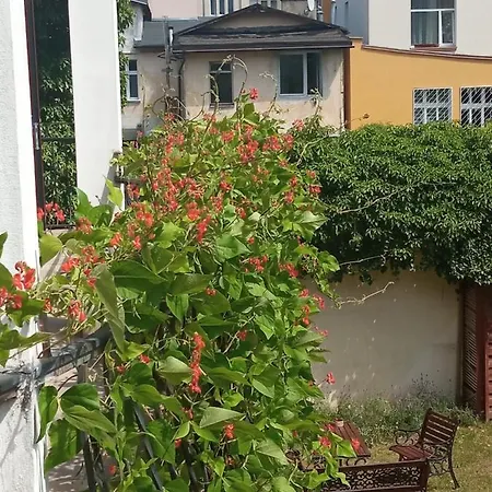 Iwona - Budget With Private Bathrooms ホームステイ