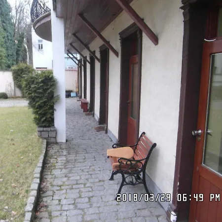 Iwona - Budget With Private Bathrooms ホームステイ *