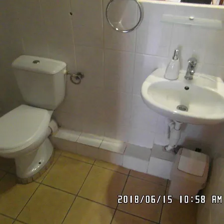 Accommodatie bij particulieren Iwona Budget - Hostelove With Private Bathrooms *