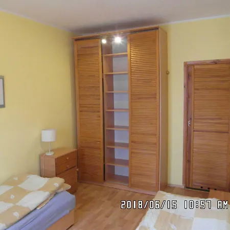 Iwona - Budget With Private Bathrooms Δωμάτια σε οικογενειακή κατοικία *