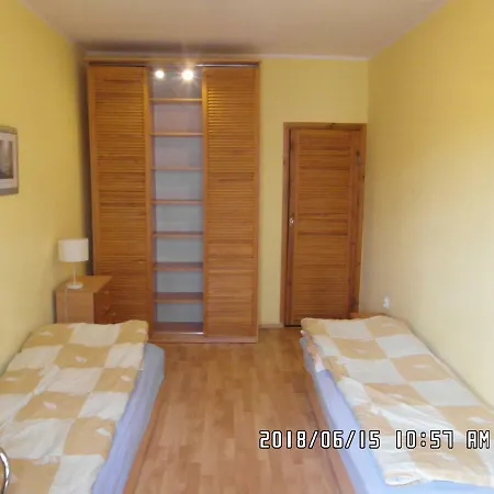 Iwona - Budget With Private Bathrooms Δωμάτια σε οικογενειακή κατοικία *