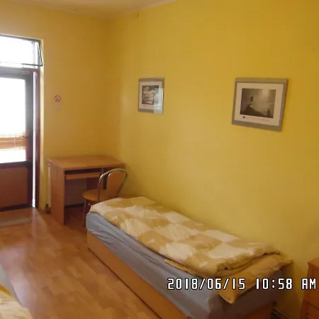 Séjour chez l'habitant Iwona Budget - Hostelove With Private Bathrooms