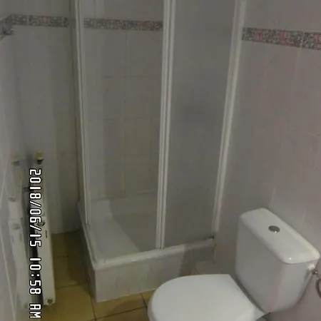 Ubytování v soukromí Iwona Budget - Hostelove With Private Bathrooms