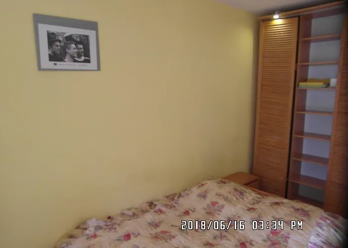 Iwona - Budget With Private Bathrooms *