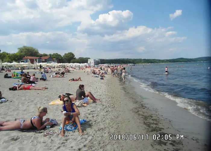 Iwona - Budget With Private Bathrooms 民宿 *